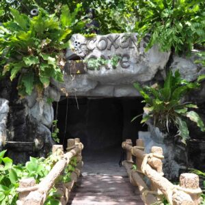 Gumbalimba Park Coxen's Cave Roatan Honduras