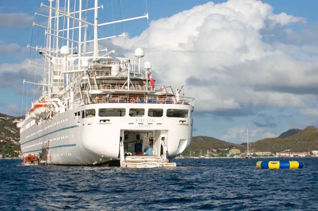 Windstar Wind Surf Port of Roatan